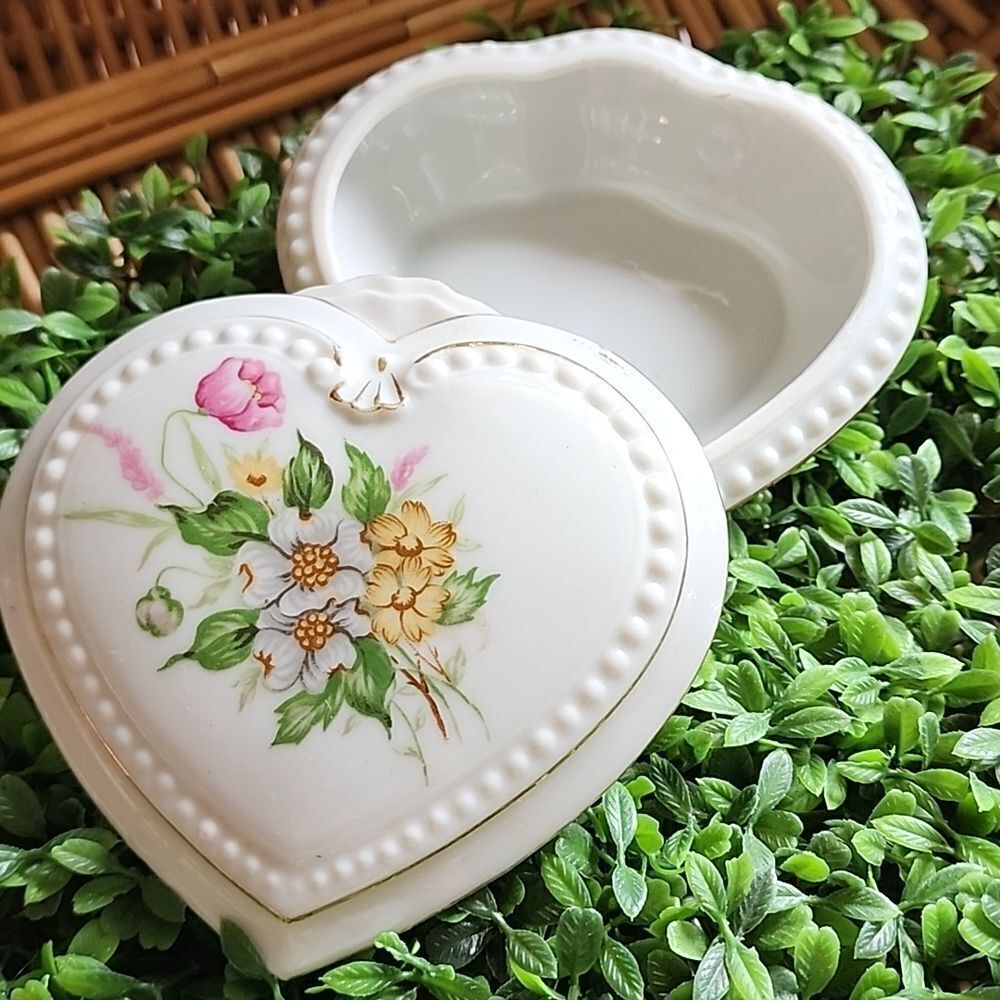 Vintage Dogwood Floral Porcelain Heart Trinket Box Coquette Bridal